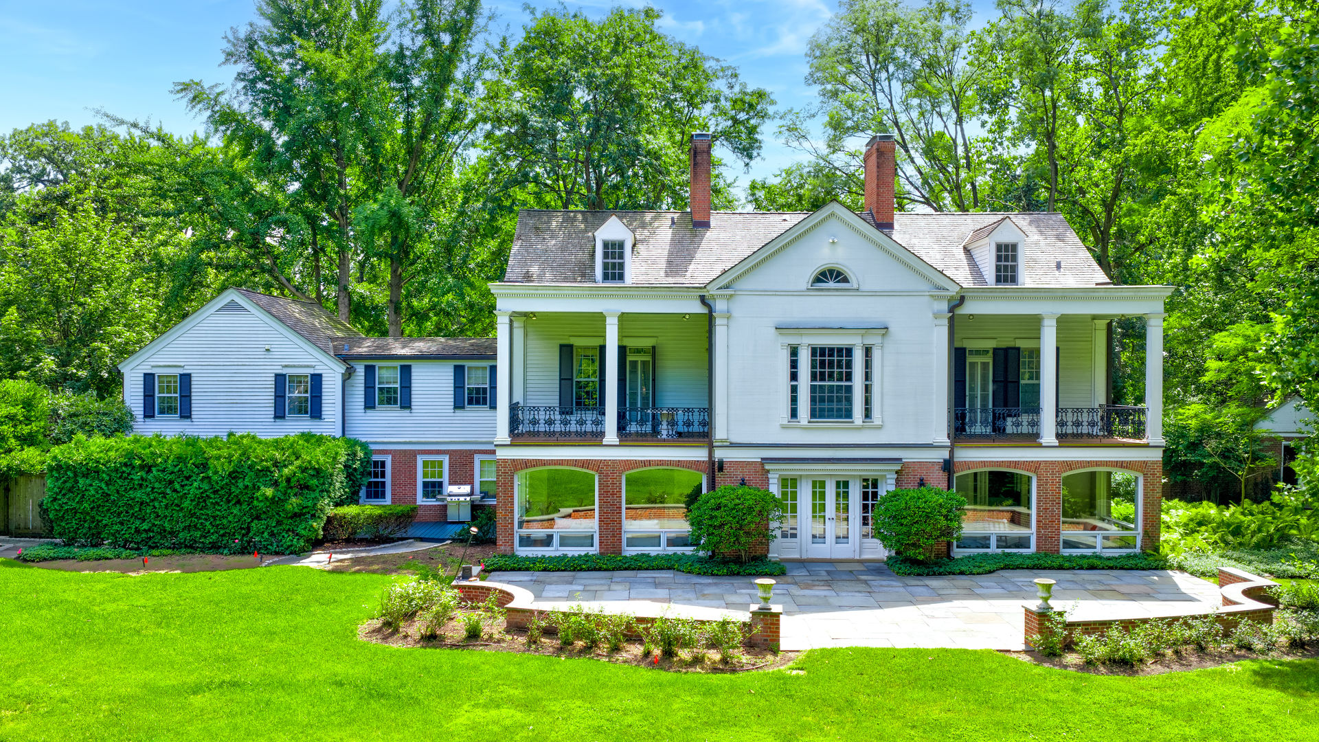 62 Woodley Road Winnetka IL 60093