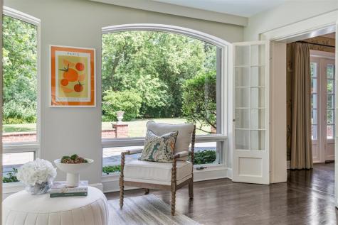 62 Woodley Road Winnetka IL 60093