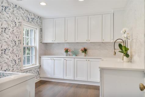 62 Woodley Road Winnetka IL 60093