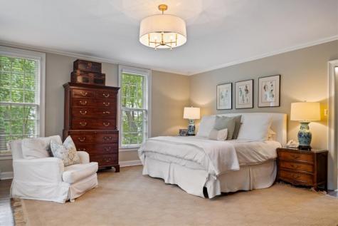 62 Woodley Road Winnetka IL 60093