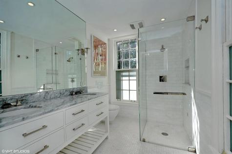 62 Woodley Road Winnetka IL 60093