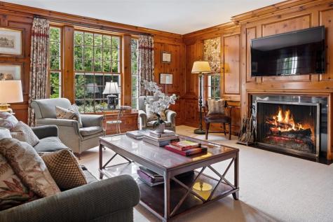 62 Woodley Road Winnetka IL 60093
