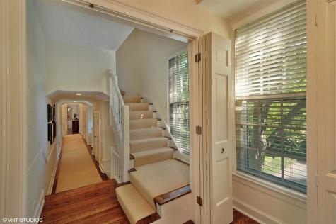 62 Woodley Road Winnetka IL 60093