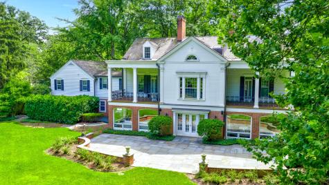 62 Woodley Road Winnetka IL 60093