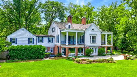 62 Woodley Road Winnetka IL 60093