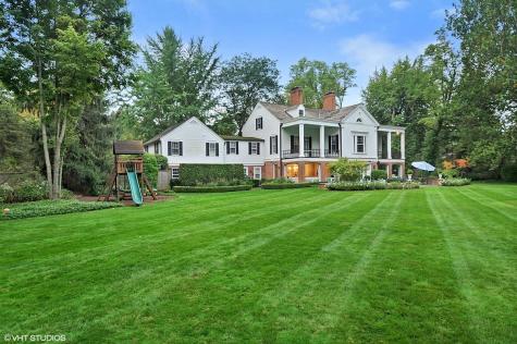 62 Woodley Road Winnetka IL 60093