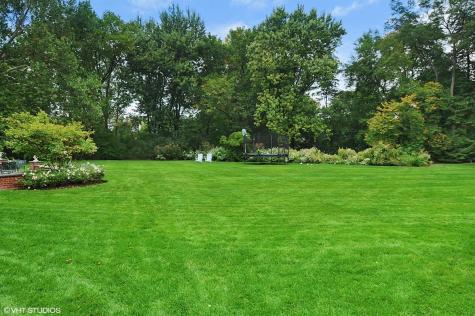 62 Woodley Road Winnetka IL 60093