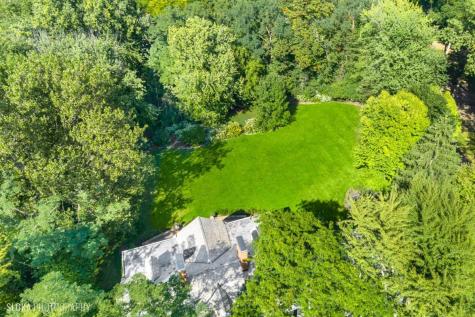 62 Woodley Road Winnetka IL 60093