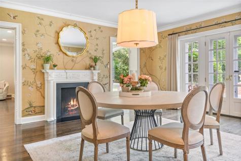 62 Woodley Road Winnetka IL 60093