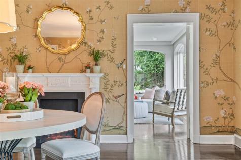 62 Woodley Road Winnetka IL 60093