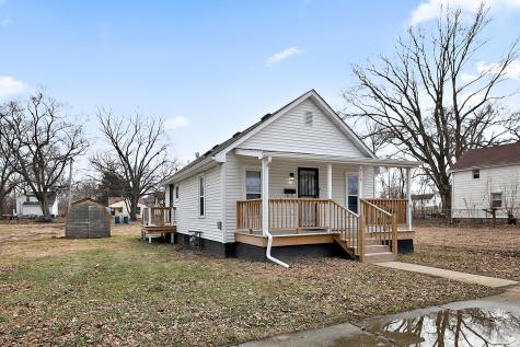 838 North Rosewood Avenue Kankakee IL 60901