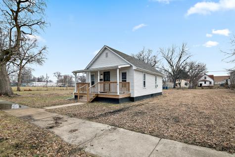 838 North Rosewood Avenue Kankakee IL 60901