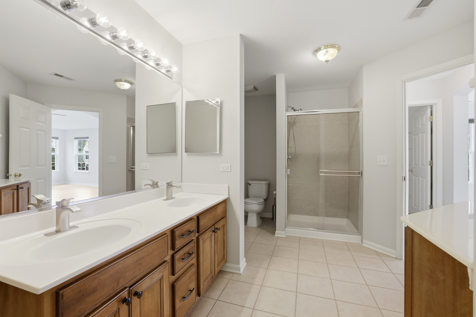 2246 Pembridge Drive Lake In The Hills IL 60156