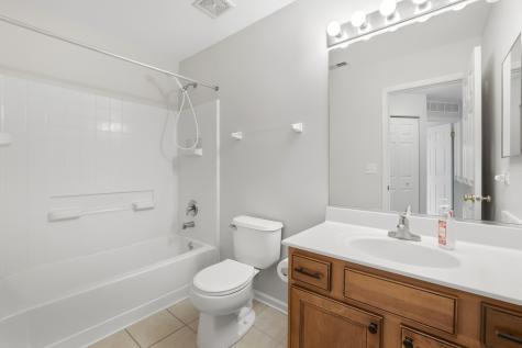 2246 Pembridge Drive Lake In The Hills IL 60156
