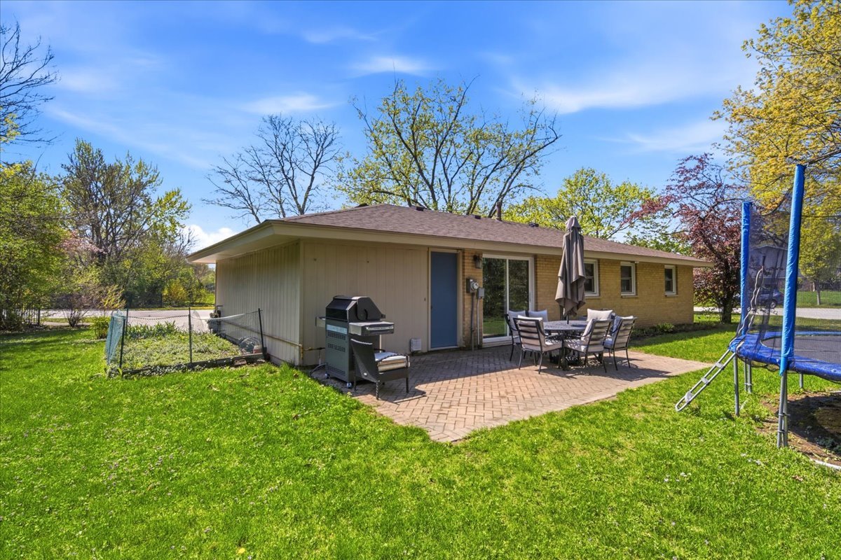 924 Bradford Lane Schaumburg IL 60193