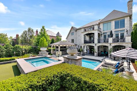 8611 Crest Court Burr Ridge IL 60527