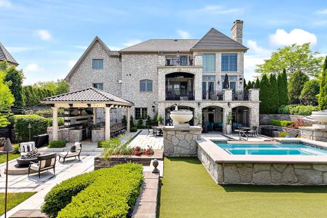 8611 Crest Court Burr Ridge IL 60527