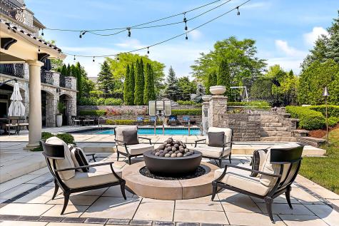 8611 Crest Court Burr Ridge IL 60527