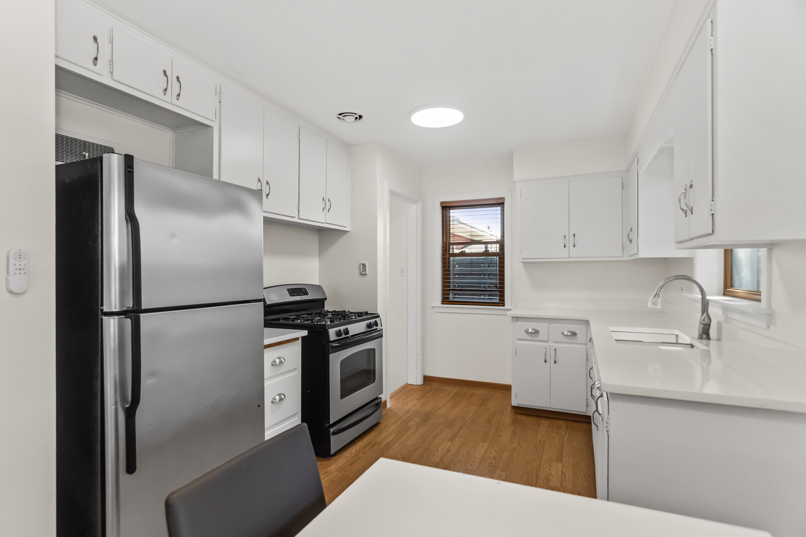 3923 West 106th Street Chicago IL 60638