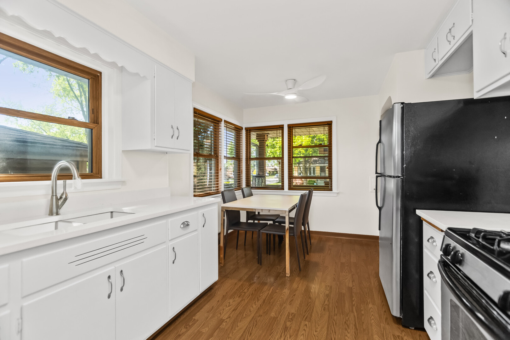 3923 West 106th Street Chicago IL 60638