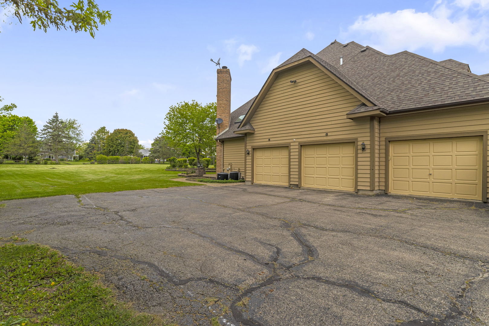 40322 North Golden Eagle Court Antioch IL 60002