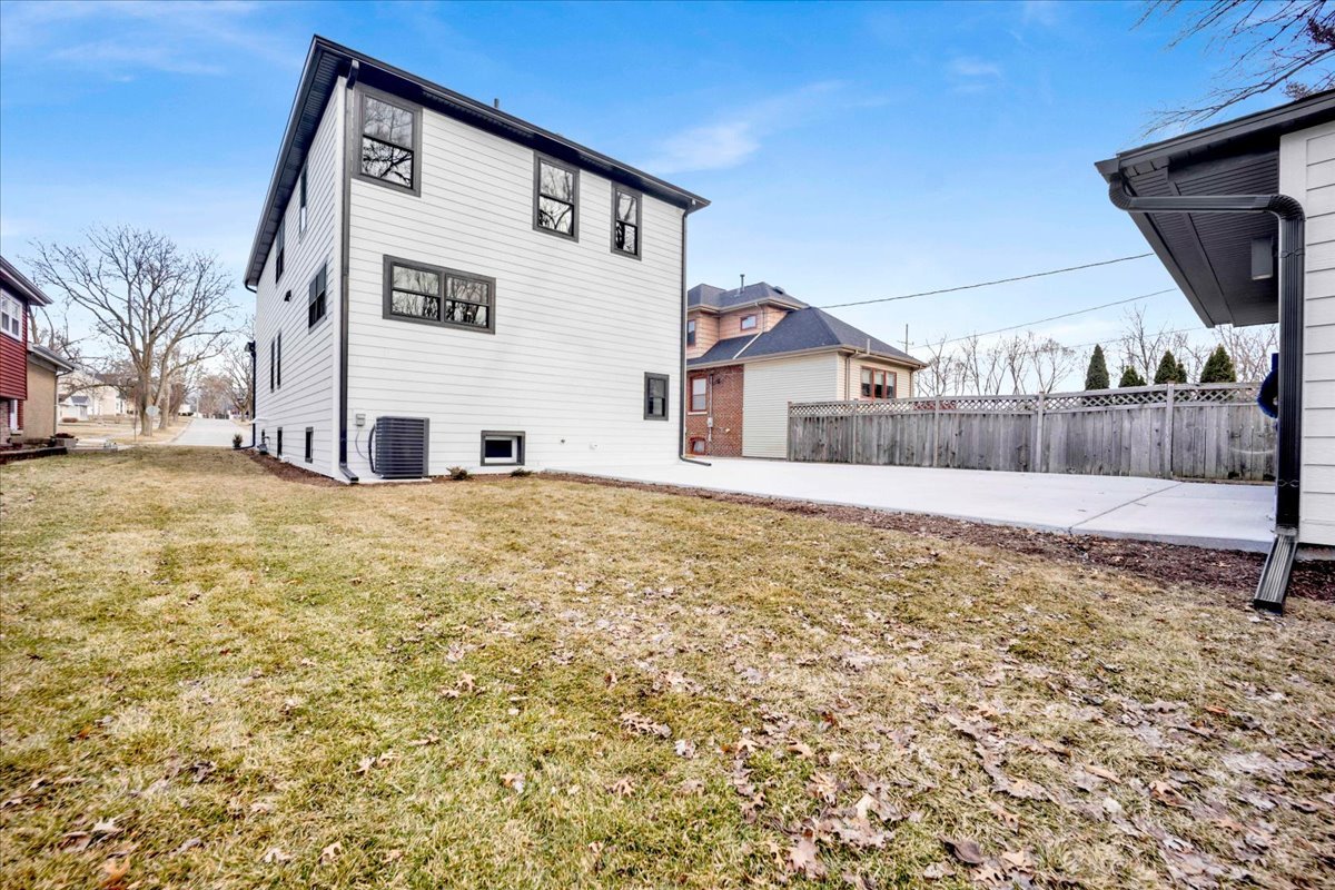 218 North Park Avenue Lombard IL 60148