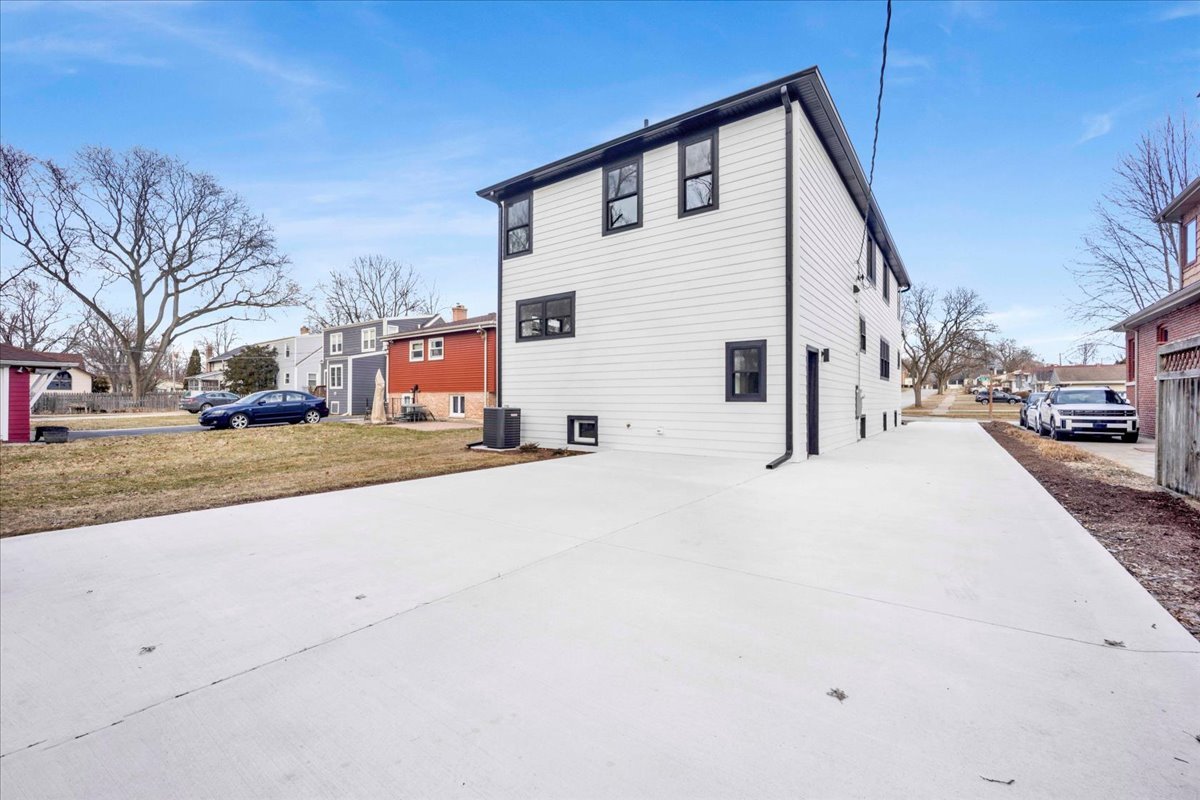 218 North Park Avenue Lombard IL 60148
