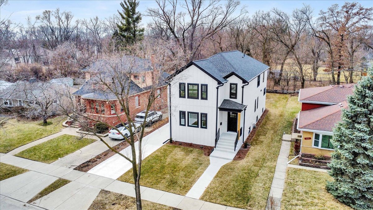 218 North Park Avenue Lombard IL 60148