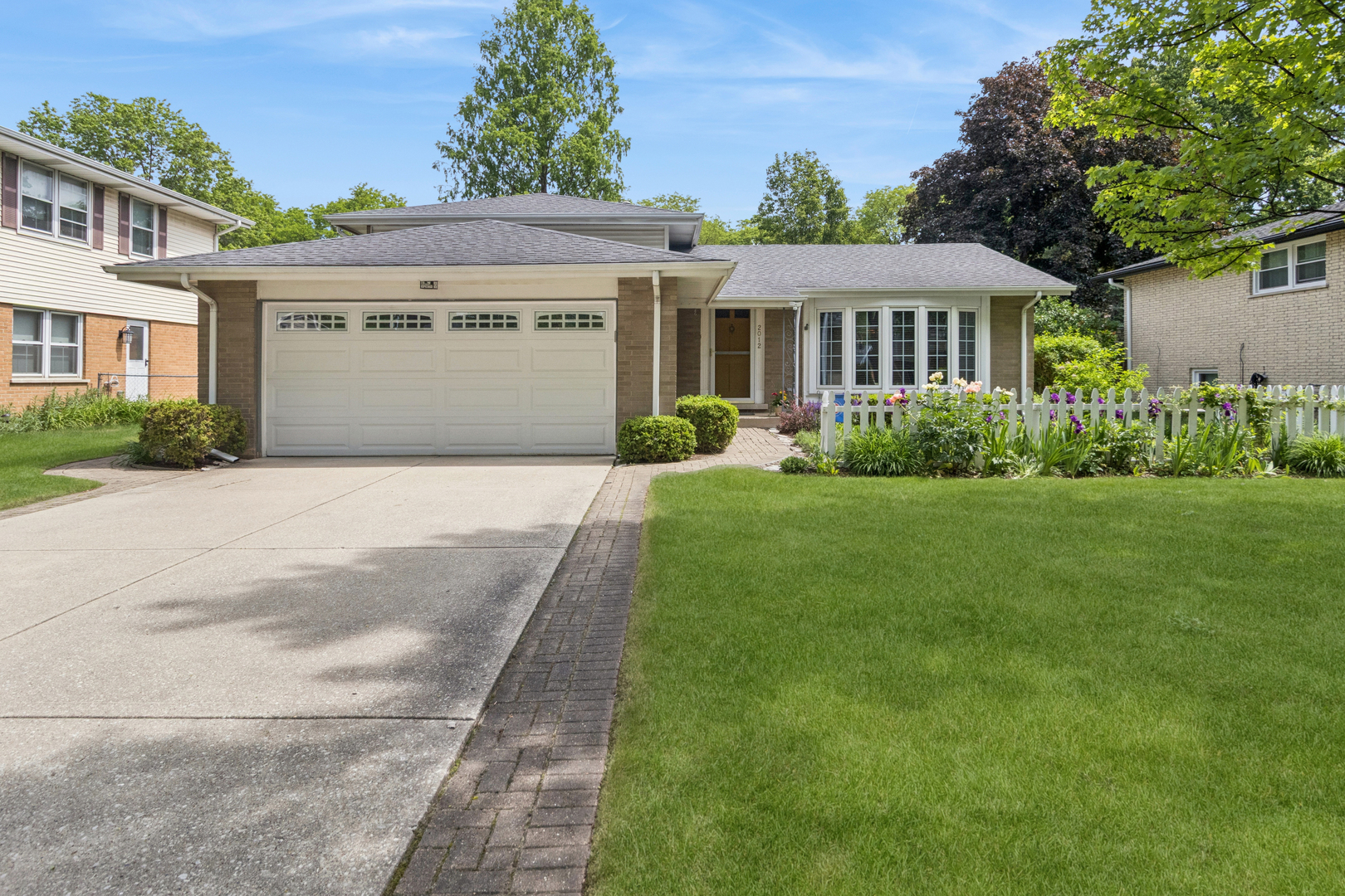 2012 East Cayuga Lane Mount Prospect IL 60056
