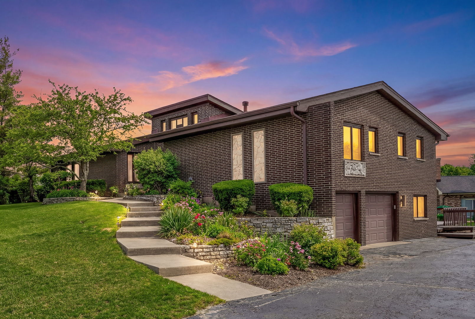 8405 Carriage Green Drive Darien IL 60561