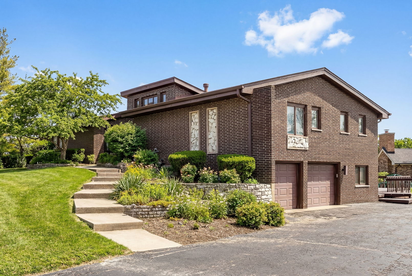 8405 Carriage Green Drive Darien IL 60561