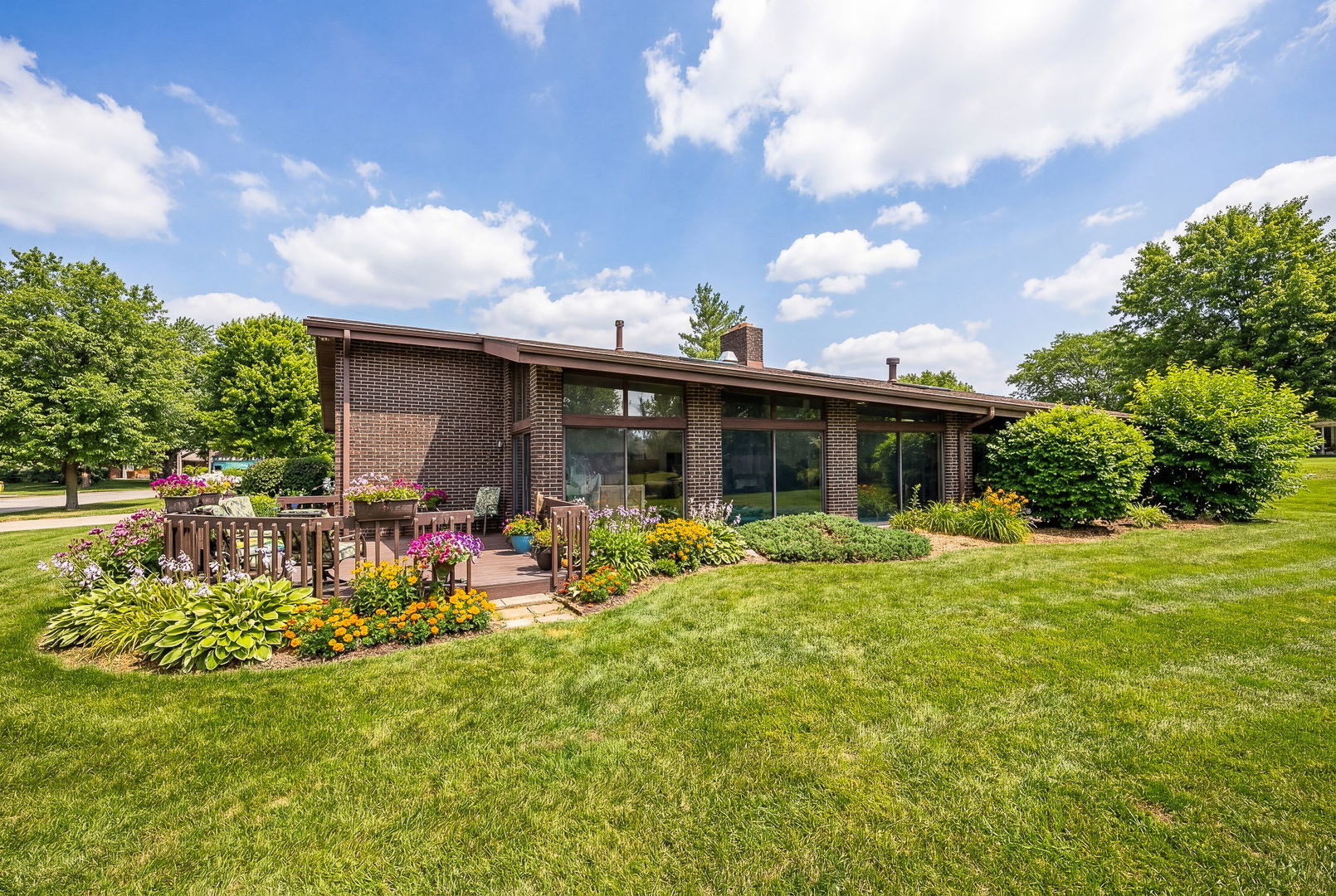 8405 Carriage Green Drive Darien IL 60561