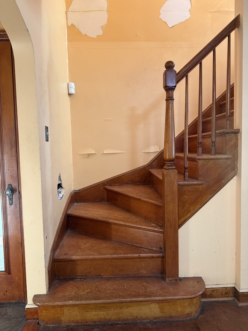 9134 South Paxton Avenue Chicago IL 60617