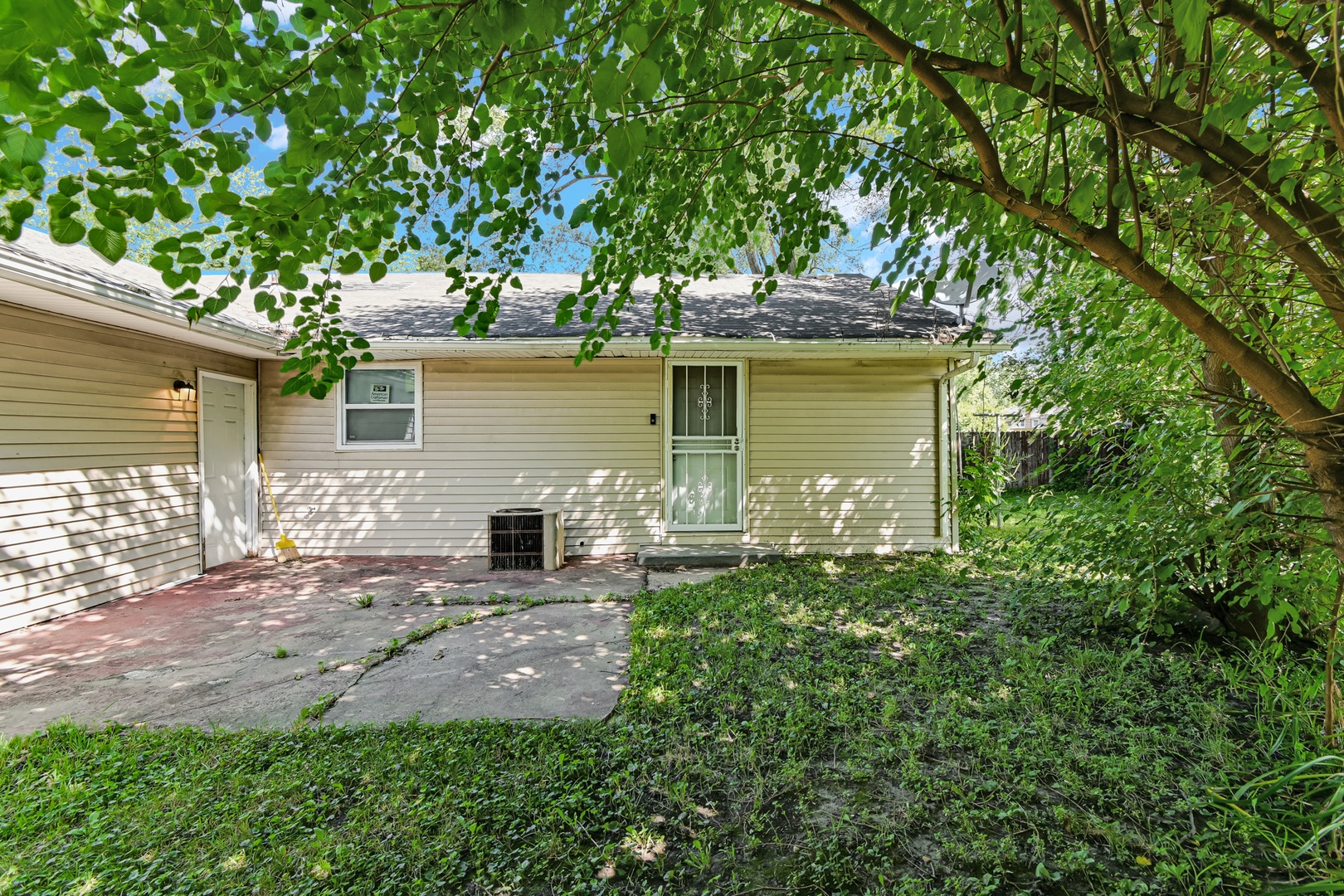 13249 South Vernon Avenue Chicago IL 60827