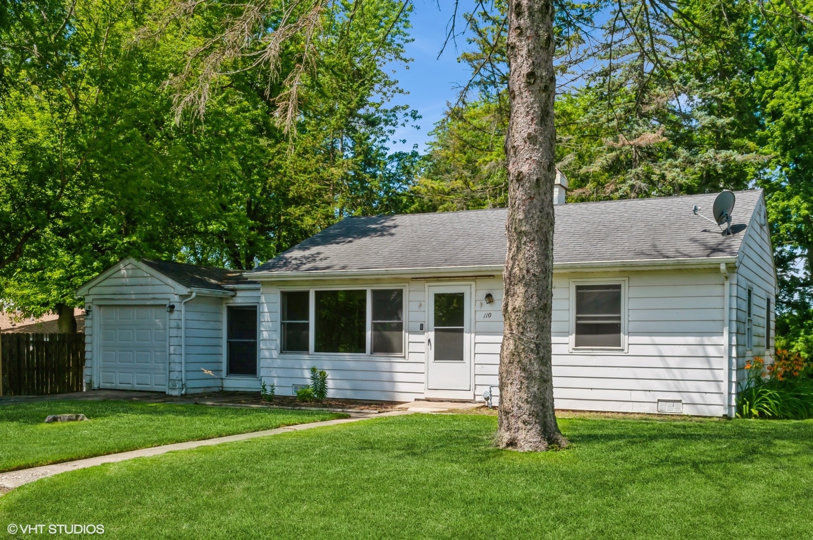 110 Lakewood Drive Antioch IL 60002