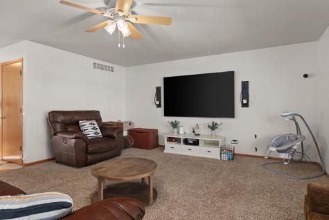 137 Lamplighter Loop Poplar Grove IL 61065