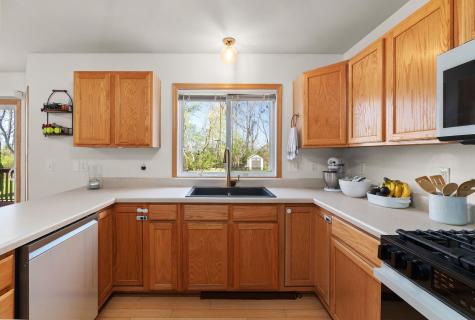 137 Lamplighter Loop Poplar Grove IL 61065