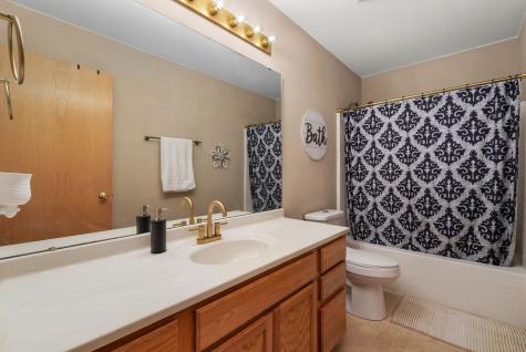 137 Lamplighter Loop Poplar Grove IL 61065
