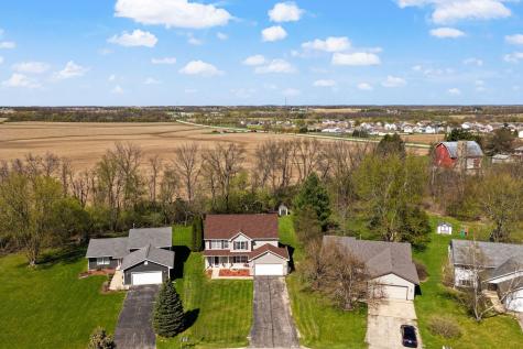 137 Lamplighter Loop Poplar Grove IL 61065
