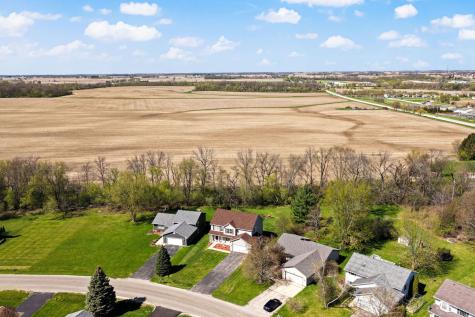 137 Lamplighter Loop Poplar Grove IL 61065