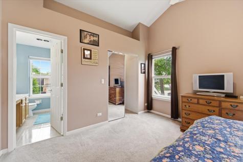 570 West Camden Lane South Elgin IL 60177