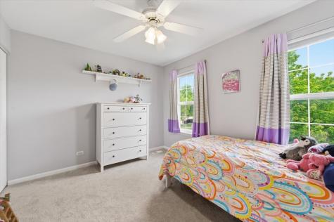 570 West Camden Lane South Elgin IL 60177