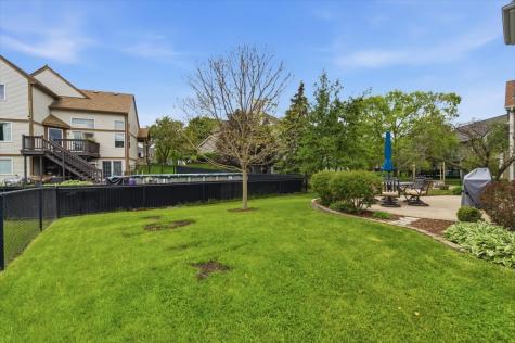 570 West Camden Lane South Elgin IL 60177