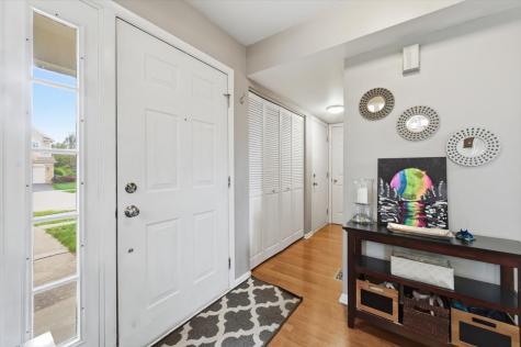570 West Camden Lane South Elgin IL 60177