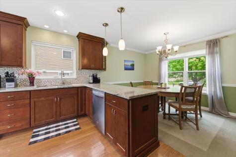 570 West Camden Lane South Elgin IL 60177