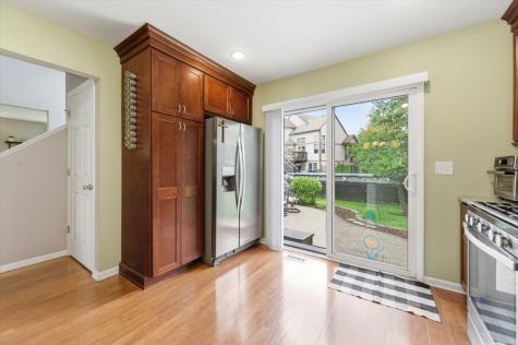570 West Camden Lane South Elgin IL 60177