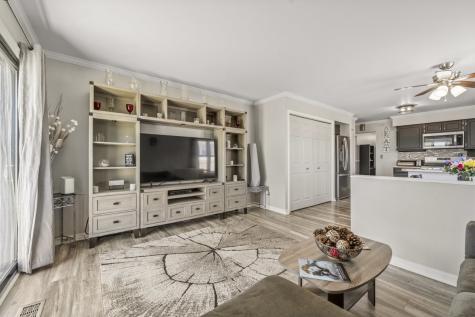 1041 Fulton Drive Streamwood IL 60107