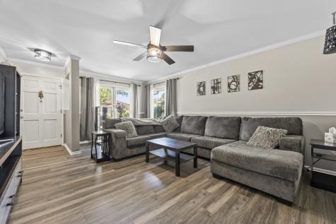 1041 Fulton Drive Streamwood IL 60107