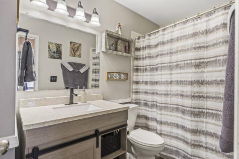 1041 Fulton Drive Streamwood IL 60107