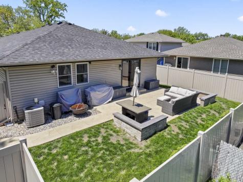 1041 Fulton Drive Streamwood IL 60107